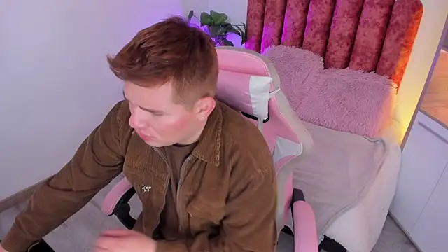 Živý XXX chat AdrianLust
