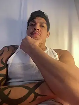 Show de webcam de Tatuadomoreno23cm