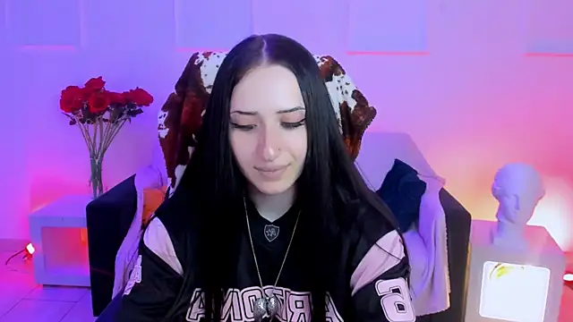 MonicaLowes' Live XXX Chat