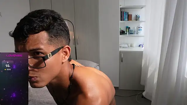 Paradise_boy__n Live XXX chat