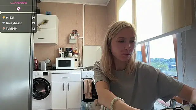 Chat +18 de AngelJeni ao vivo
