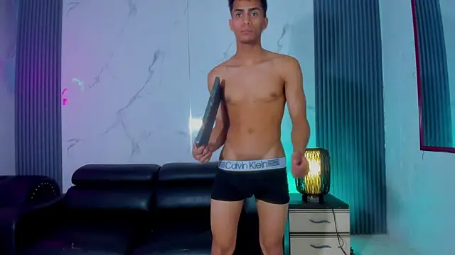 Chat +18 de Kleymon_hot ao vivo