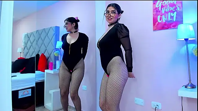NahomyAdams Chat XXX in diretta