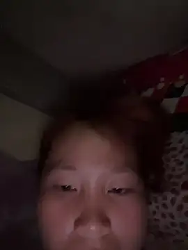 kekely élő XXX-chatje