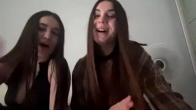XXX chat uživo modela LucyLuxy