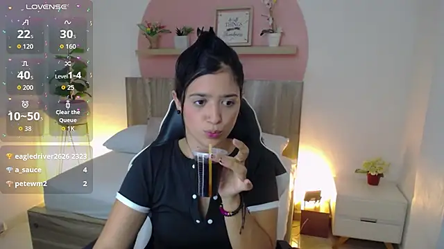 lucia_henao_ 现场XXX聊天