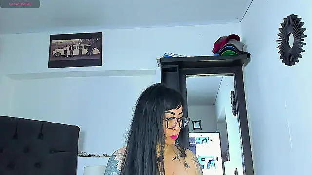 Vicky_hotmilf: онлайн-секс-чат