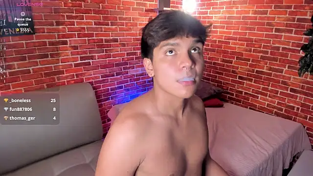 Thiago_Kozak live XXX chat