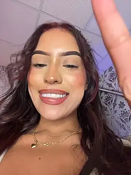 MystiqueXXX live XXX chat