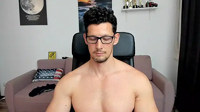 BrutusK08's Live XXX Chat