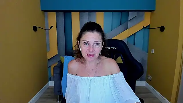 Chat XXX en directo de EllaLong