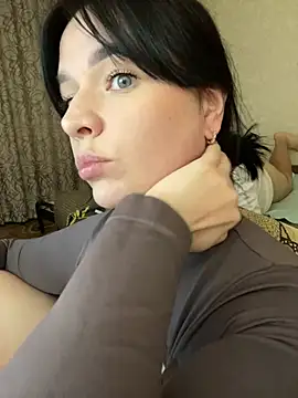 Poly_Nick Chat XXX live