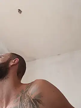 Big_Dick_Albanian_Goat Webcam Show