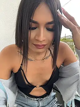 Silvanna-Casstro Chat XXX live