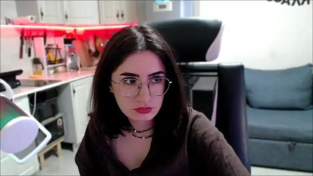 Regina_glow Adlı Modelin Canlı XXX Sohbeti