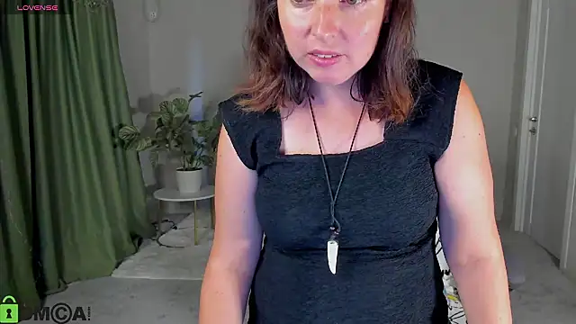 Chat +18 de MartaEdams ao vivo