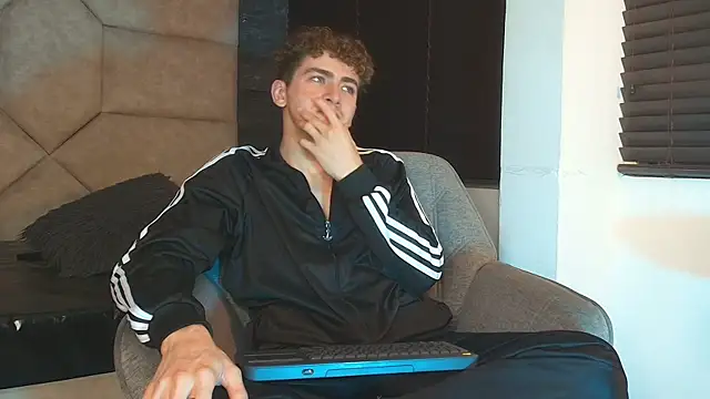 Tyler_Mcrey Live XXX-Chat