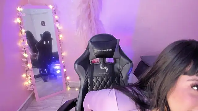 Emily_Roussee 라이브 XXX 채팅