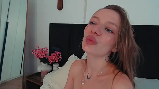 LunaticaBae Adlı Modelin Canlı XXX Sohbeti