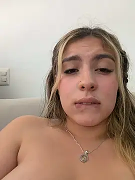 Czat XXX na żywo – Cloee_Rainbow1