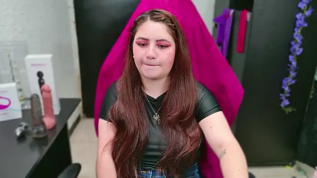 צ'אט XXX בשידור חי של ann_bronw