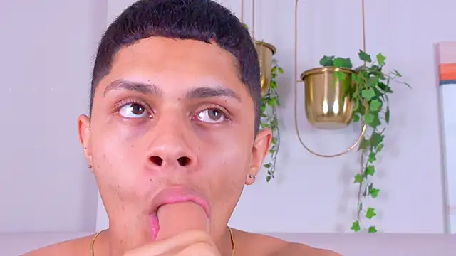 Czat XXX na żywo – EthanCarter__