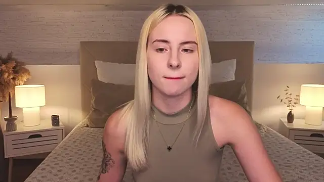 Bella_crazyy's Webcam Show