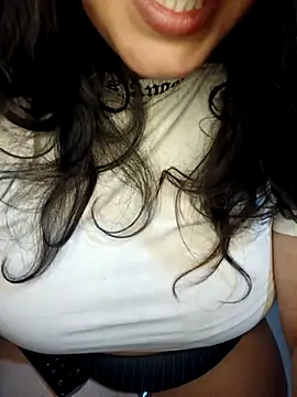 Chat +18 de kitty_2000 ao vivo