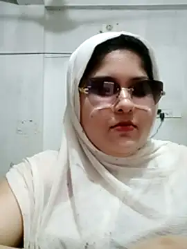 Nusrat-N Chat XXX in diretta