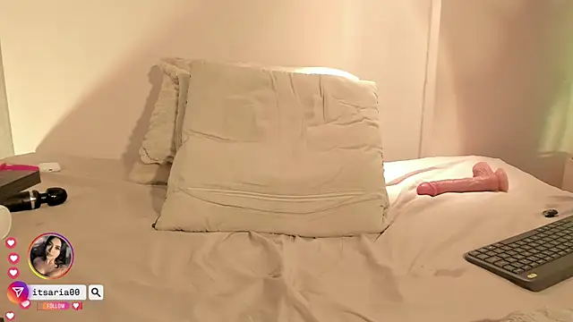 angeline-777's Live XXX Chat
