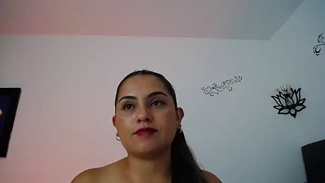 MelissaRhodes' Live XXX Chat