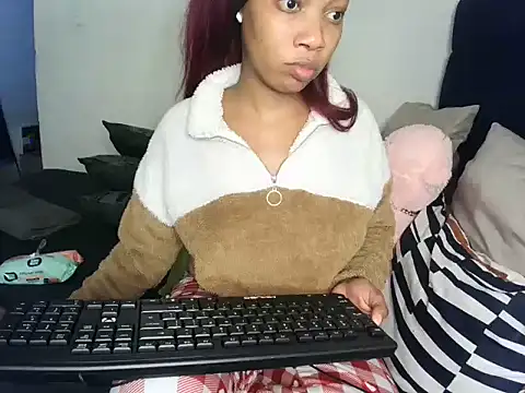 Chat +18 de LustyBerry ao vivo