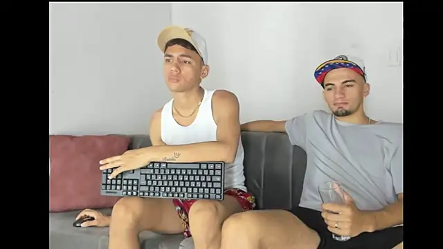 Charlie_Scorpion élő XXX-chatje