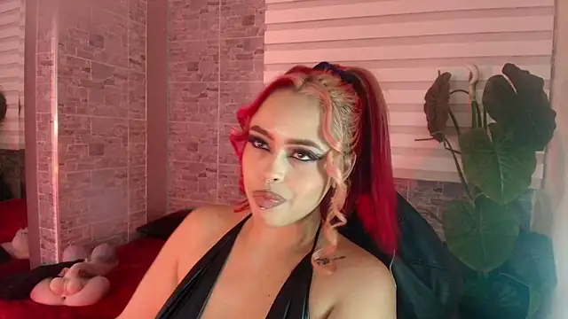 EvaaFoxxy1 XXX чат на живо