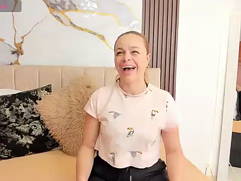 cristalwalker__ Adlı Modelin Canlı XXX Sohbeti