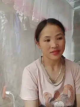 Mie-Miee Adlı Modelin Canlı XXX Sohbeti