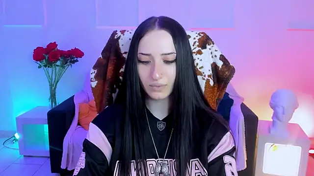 MonicaLowes' Live XXX Chat
