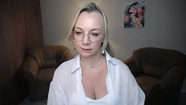 Chat +18 de Ava_Elior ao vivo