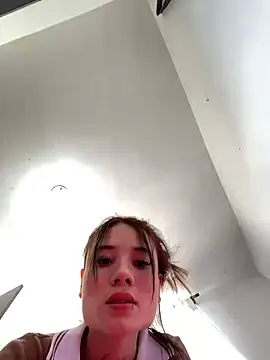 Miah_Carter Adlı Modelin Canlı XXX Sohbeti