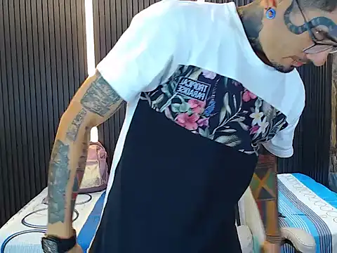 Boy_tatto77's Live XXX Chat