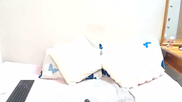 Tinnypussie's Live XXX Chat