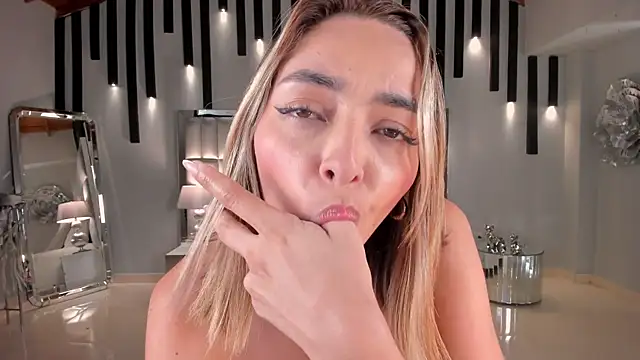 Chat XXX en directo de MelissaMoore_