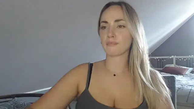 Živý XXX chat ScarlettSensitive