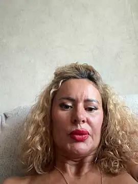 Tania201243 XXX чат на живо