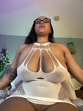 Czat XXX na żywo – YariRose