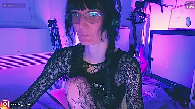 Živý XXX chat CeriseLapine