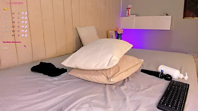 Онлайн ч ат XXX Littleolivia_
