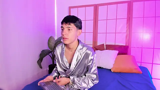 Czat XXX na żywo – Ambar_a_Camilo