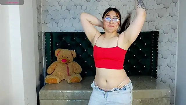 conniejames_m Adlı Modelin Canlı XXX Sohbeti