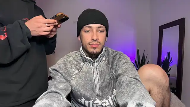 Noah_and_Steven Adlı Modelin Canlı XXX Sohbeti